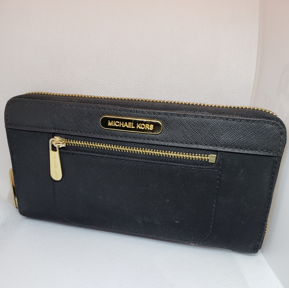 Michael Kors wallet